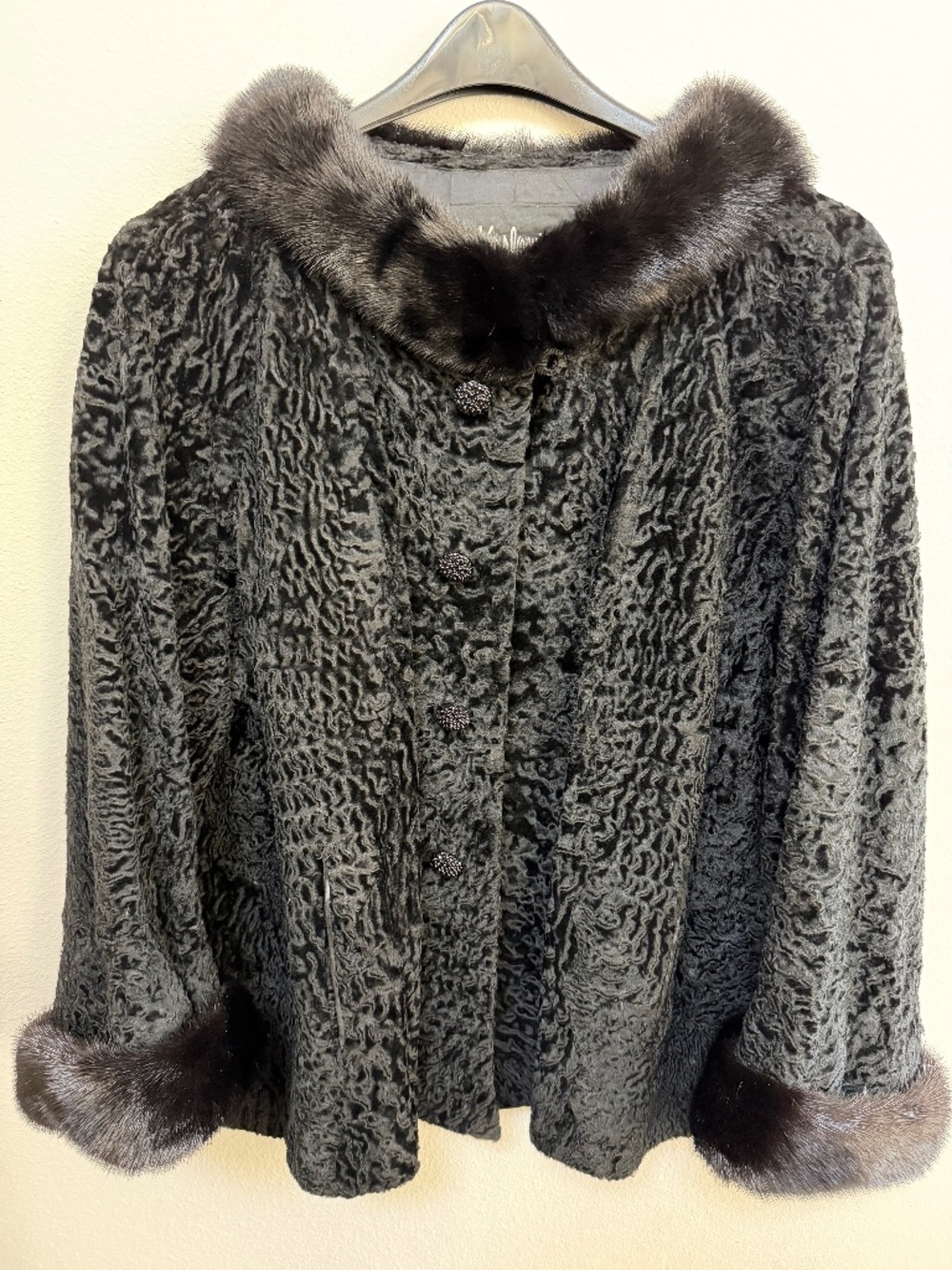 Koslow’s Fort Worth Black Coat Fur trim Large